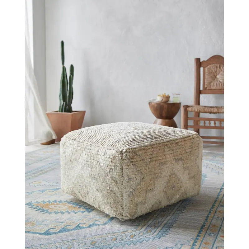 Jasmyne Traditional Medallion Pouf